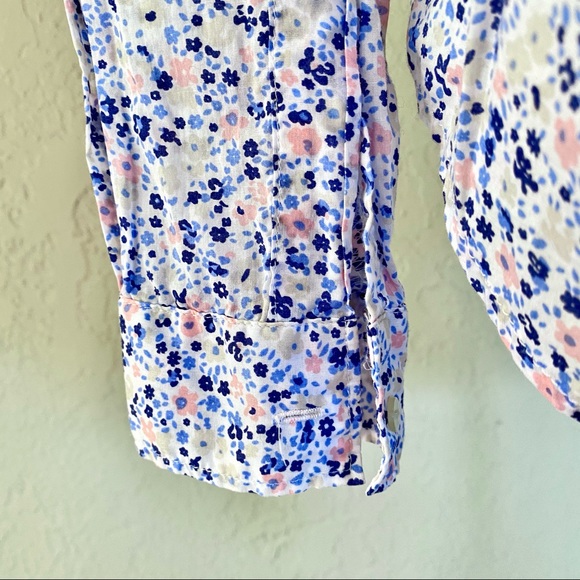 EUC Victoria's Secret Ditsy Floral Poplin Shirt XS - Picture 10 of 15